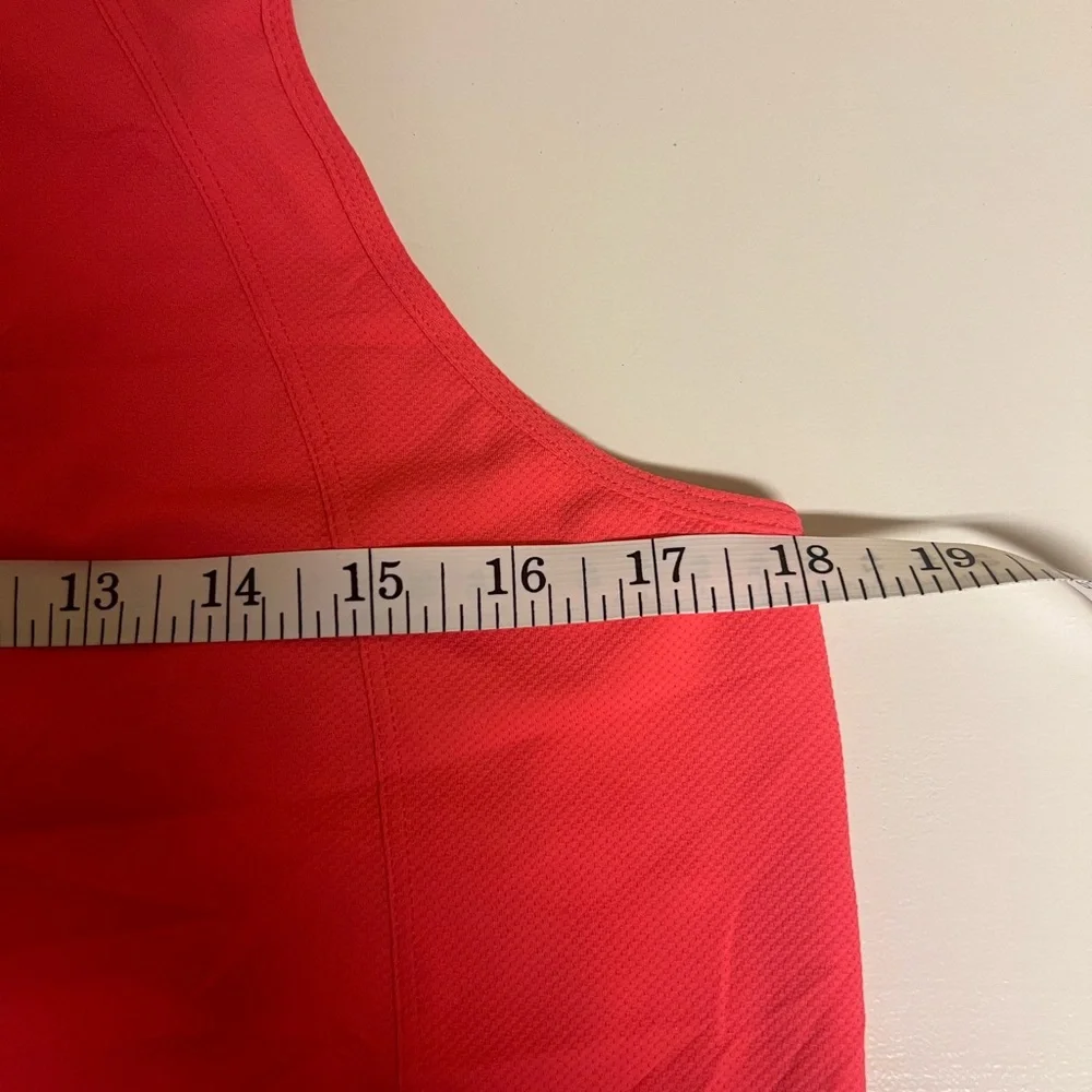 Bundle Lululemon Tanks - Picture 11 of 11
